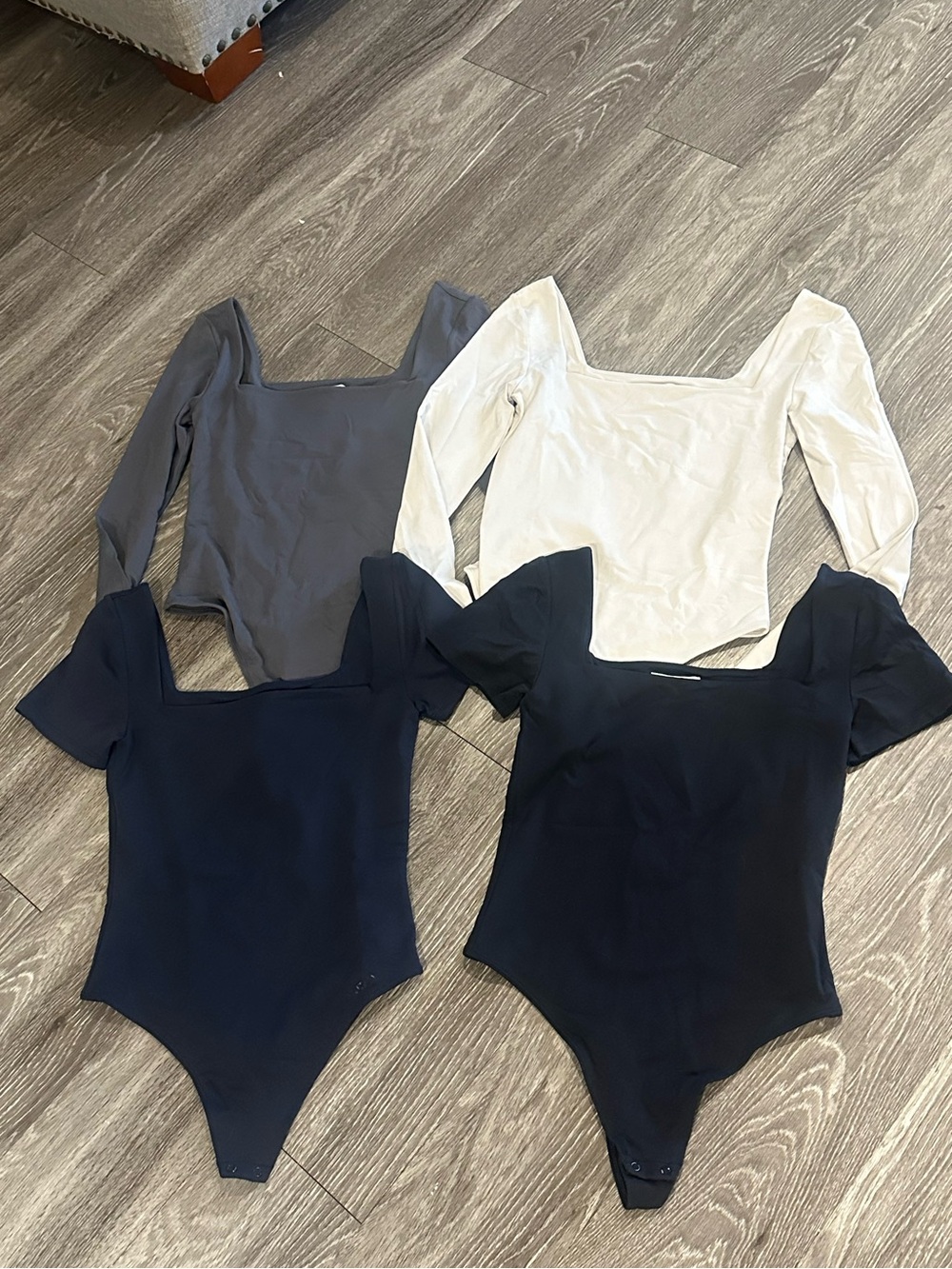 Bundle of 4 aritzia/babaton contour bodysuits